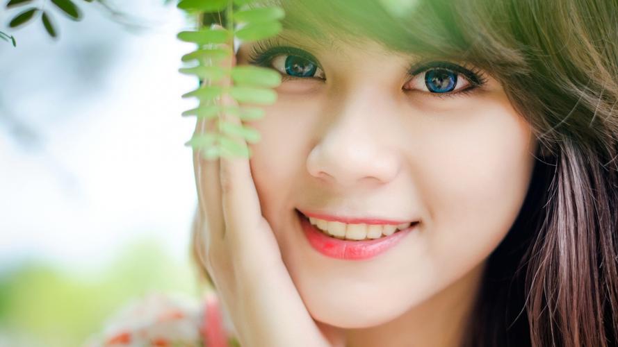 重庆高温红色预警两连发 防空洞成避暑“天堂”